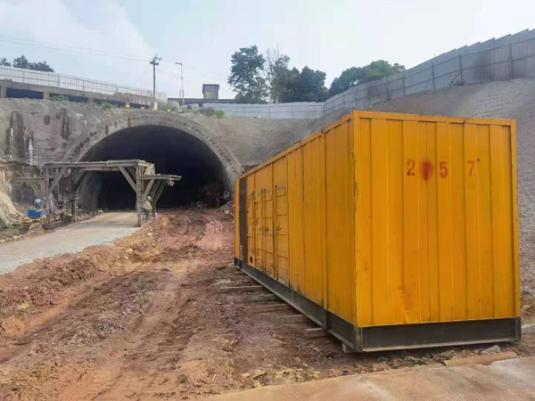 麦盖提发电机出租自启装置的工作原理是什么?