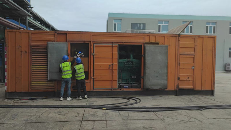 麦盖提如何检查柴油发电机组的机油油位？